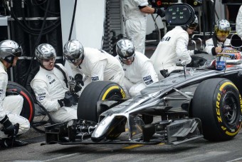 F1: Szempillantás alatt cserél kereket a McLaren