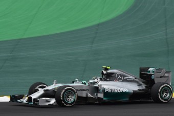 F1: Rosberg az élen, ifjonc a falban