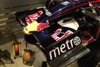 100 millióért most tied lehet Mark Webber versenygépe 8