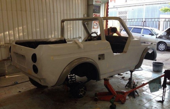 Ez a Lada Niva poraiból támadt fel, és lett partiállat 6