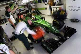 F1: A Caterham kifut az időből