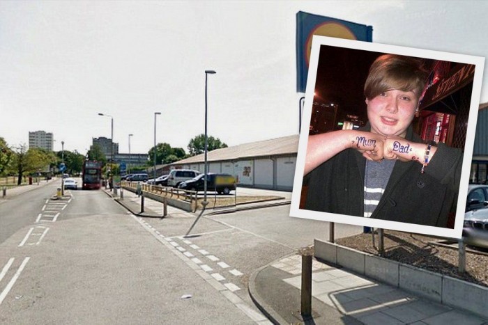 Busz elé kergette a biztonsági őr a bolti tolvajt 3 | Vezess Busz elé kergette a biztonsági őr a bolti tolvajt 3