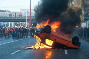 Felgyújtották az autóját, újat kapott az internettől