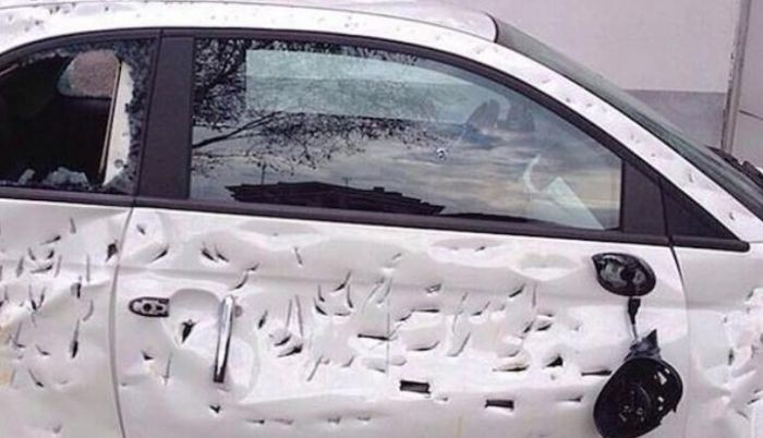A csákánnyal szétvert Fiat 500 esete 4