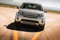 Könnyebb, okosabb és hétülésesként is kapható a Freelander helyébe lépő Land Rover. A Discovery Sportba Párizsban ültünk be