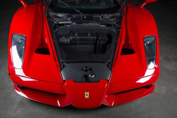 Törött Ferrari Enzo áron alul eladó 8