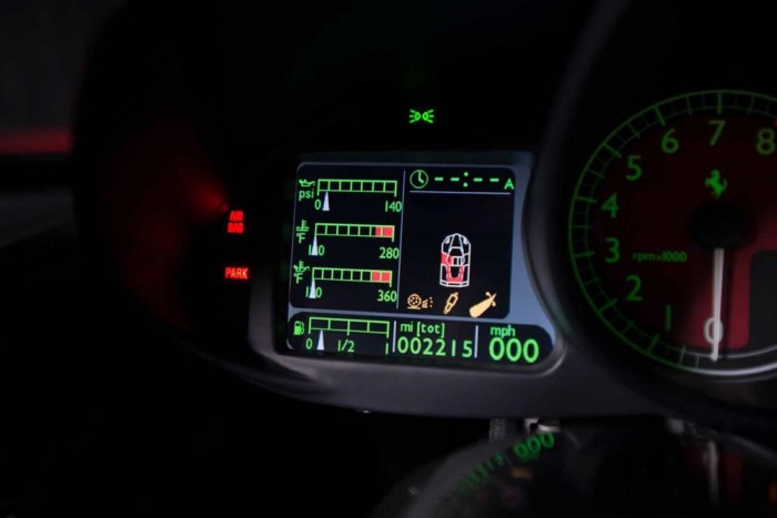 Törött Ferrari Enzo áron alul eladó 9