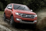 A Ranger pick-up alapjaira építette három üléssoros szabadidőautóját a Ford. Globális modell, de európai forgalmazása még nincs előjegyezve.