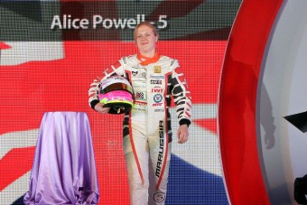 F1: Női pilótával térne vissza a Caterham?