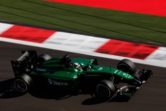 F1: A Caterham elindul Abu-Dzabiban