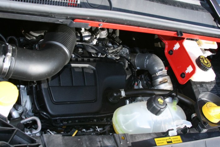 Vezettük a legnagyobb új Opelt 6 Mind a négy motor 1,6 literes, 90-140 lóerővel és 260-340 Nm nyomatékkal. Nem az Opel, hanem a Renault friss ezerhatos dízeljét kapták a haszonjárművek