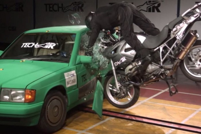 Légzsák a kabát alatt