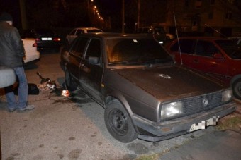 Feltörte és felgyújtotta az autókat a 16 éves fiú