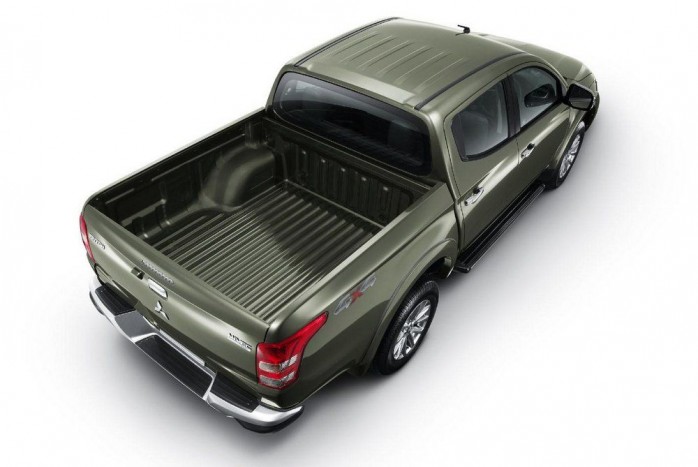 Itt a Mitsubishi új pickupja 7 | Vezess Itt a Mitsubishi új pickupja 7