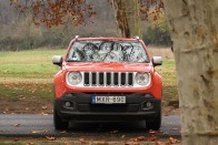 Klasszikus Jeep-es formai jegyek köszönnek vissza a Renegade-en