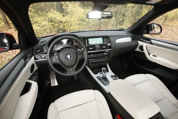 Mitől lesz a piac szürke egere egy remek autó? 4 Isten hozta bármelyik BMW-ben. A szellőztetés nem perfekt, a vezetési módok közül a sport fölösleges, eco-ban meghal benn a béemvéség, sport+-ban viszont kikapcsol az ESP, és felpörög a motor