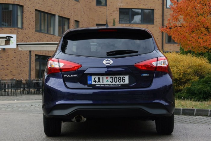 Nissan Pulsar: Japán dízel, mégsem drága 1 A Nissan visszatért az alsó középkategóriába. Nem volt rossz autó az Almera vagy a Tiida, csak utóbbi formatervét nem az európai gusztus szerint szabták