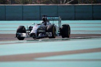 F1: Hamiltoné az első vér Abu-Dzabiban