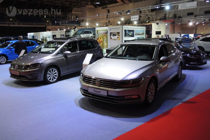 Megnyitott a budapesti autókiállítás 7