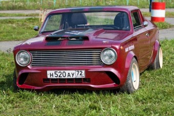 Átlag Ladából így lesz platós bulikirály