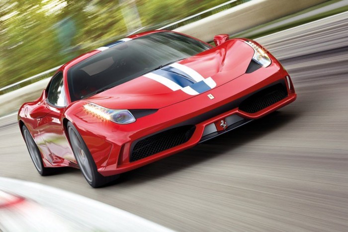 Pimaszul kapzsi a Ferrari!