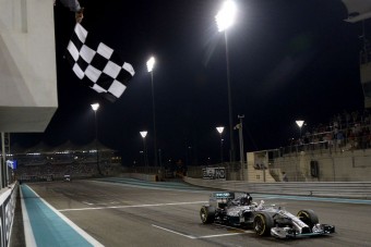 F1: Hamiltonnak harcolnia sem kellett