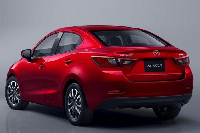 Lépcsős háttal is pofás a legkisebb Mazda 6