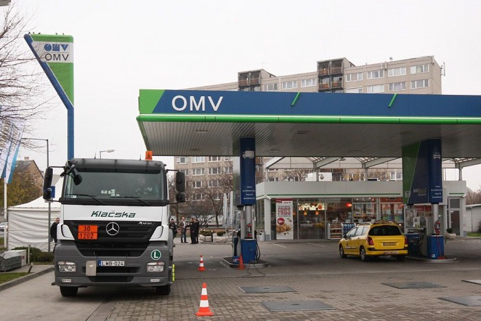 Felrobbanhat egy benzinkút? 6 | Vezess Hatalmas tartályok lapulnak a föld alatt