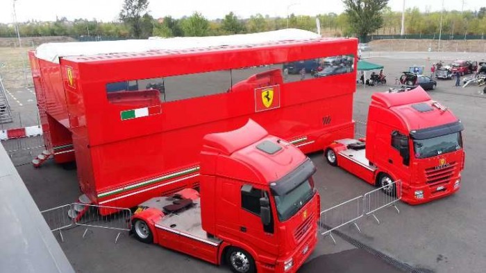 F1: Eladó egy teljes Ferrari motorhome 1