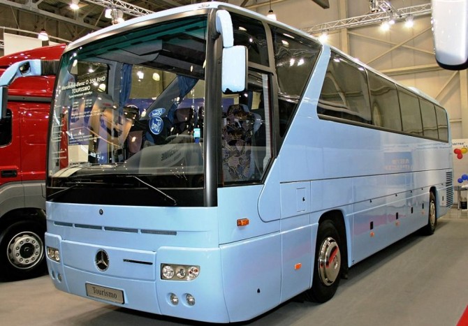 Az első generációs modellen 1999-ben ráncfelvarrást hajtottak végre 