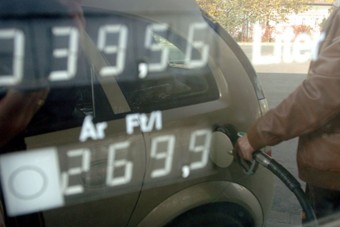 Jön a 270 forintos benzin?