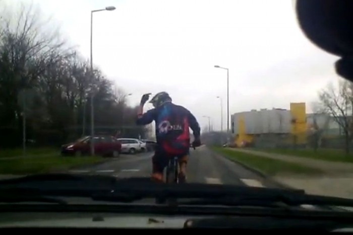 Ez nem bringás önérzet, ez nagybetűs bunkóság