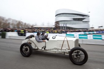 F1: Szent a béke Hamiltonéknál