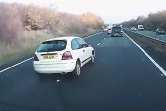 Ámokfutó őrült  terrorizált az autópályán