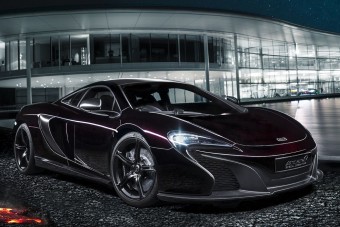 Full karbon karosszériával jön a McLaren P1