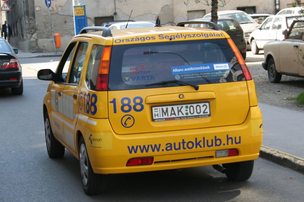 Motorolaj és hűtőfolyadék nélkül a legjobb autó sem működik. Szánjunk egy órát az autó felkészítésére, nem jó, ha csak a sárga angyalban bízhatunk