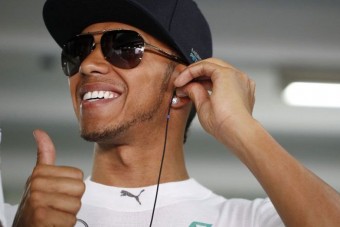 F1: Hamilton már nem rágódik hülyeségeken