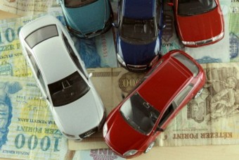 Sok a csalás az importautóknál