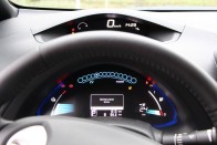 86,6 km-nél adta az első figyelmeztető jelzést a Nissan