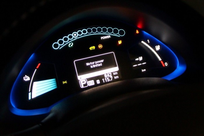 A Nagy Villanyautó-Teszt! Melyik jut legtovább? 17 | Vezess A Nissan 115,7 km-nél nullázta ki magát teljesen