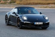 Felvarrják a Porsche 911 ráncait 11