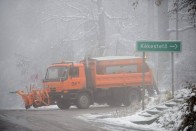 Közúti nyiladék segít elhagyni Dobogókőt 11