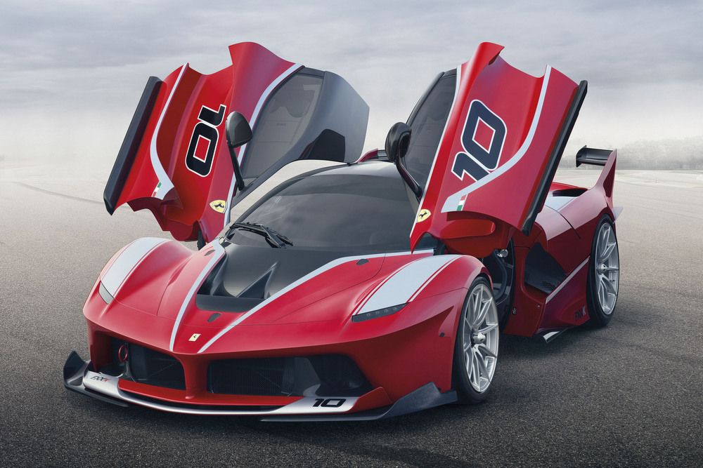 Hangsúlyosan csupán kísérleti járműnek szánja legújabb munkáját a Ferrari, pedig az FXX K pont az az autó, aminek a LaFerrarinak eleve lennie kellett volna.