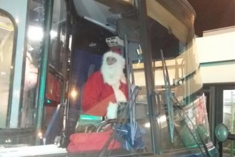 A nap képe - Mikulás vezette a piros 7-est