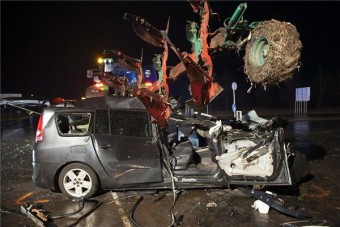 Szörnyű baleset a 4-es úton