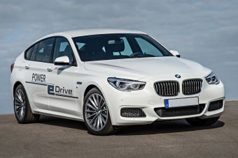 BMW sporthibrid 670 lóerővel