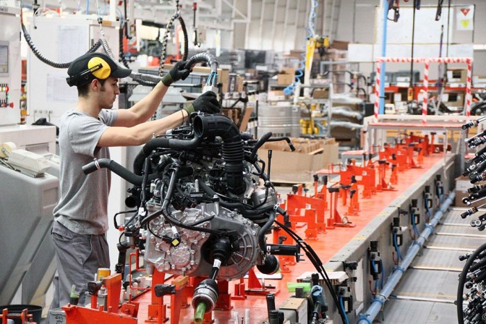 A szalagon az átlagéletkor 19 év