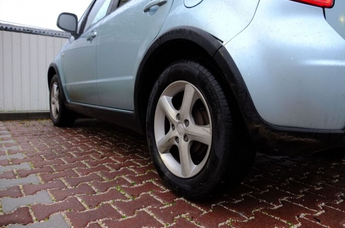 Mára lett elég olcsó a Suzuki SX4 8 | Vezess A 4x4-es verzió hasmagassága nagyobb, a fronthajtású 17,5 centiméter.