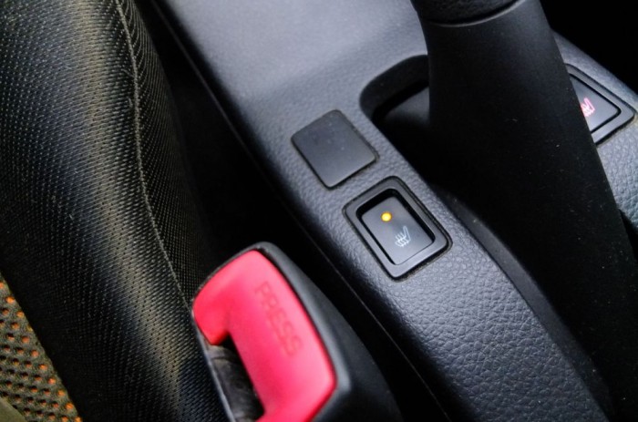 Mára lett elég olcsó a Suzuki SX4 10 A GS felszereltségi szinttel egy sor hasznos extra jár, köztük az ülésfűtéssel. Ha lehet ezt a kivitelt keressük a temérdek eladó SX4 között.