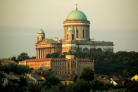 A XIX. század első felében a Habsburg-uralkodócsalád nem örült a grandiózus székesegyház építésének. A bazilika végső formája Hild József építészhez köthető - írja a Wikipédia. Fotó: Tripsite.com